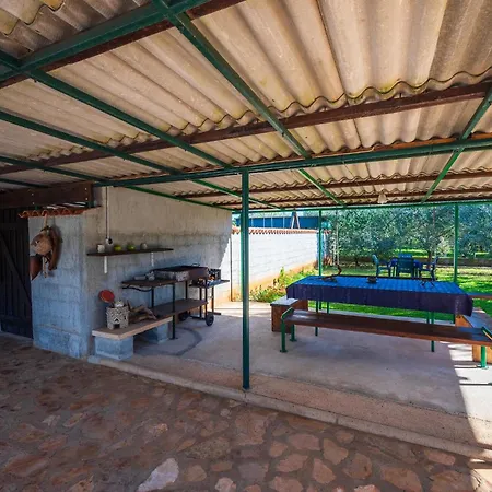Σπίτι διακοπών 2 Bedroom Cozy In Ližnjan