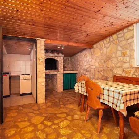 2 Bedroom Cozy In *