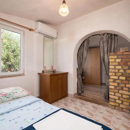 2 Bedroom Cozy In Σπίτι διακοπών *